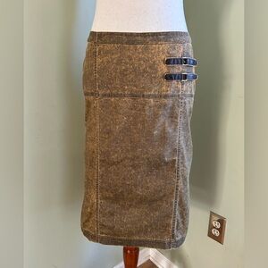 Transit par-such straight skirt. Mottled brown/mustard color Size 2. Nice shape!